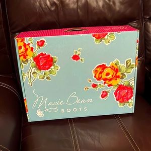 Woman’s Macie Bean Boots